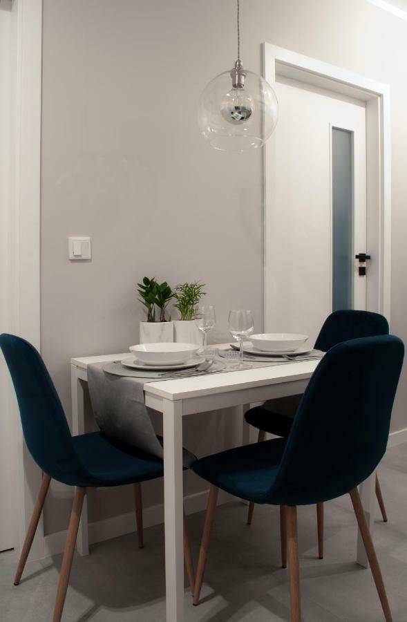 Navyblue Apartment Cracow Free Parking Tv Krakow Luaran gambar